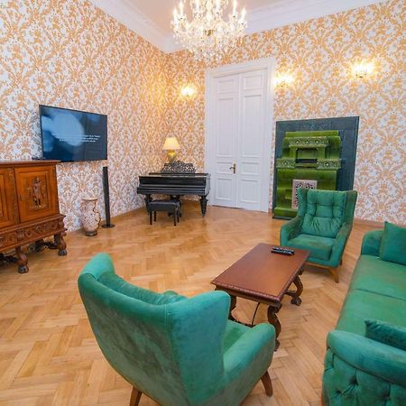 Solo Apartment In City Center Tbilissi Extérieur photo