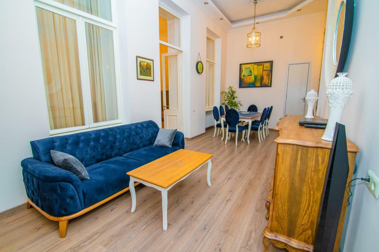 Solo Apartment In City Center Tbilissi Extérieur photo