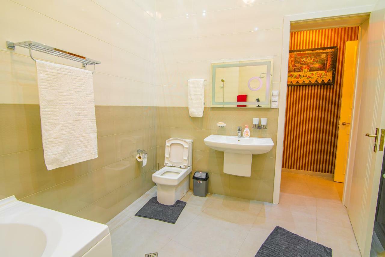 Solo Apartment In City Center Tbilissi Extérieur photo