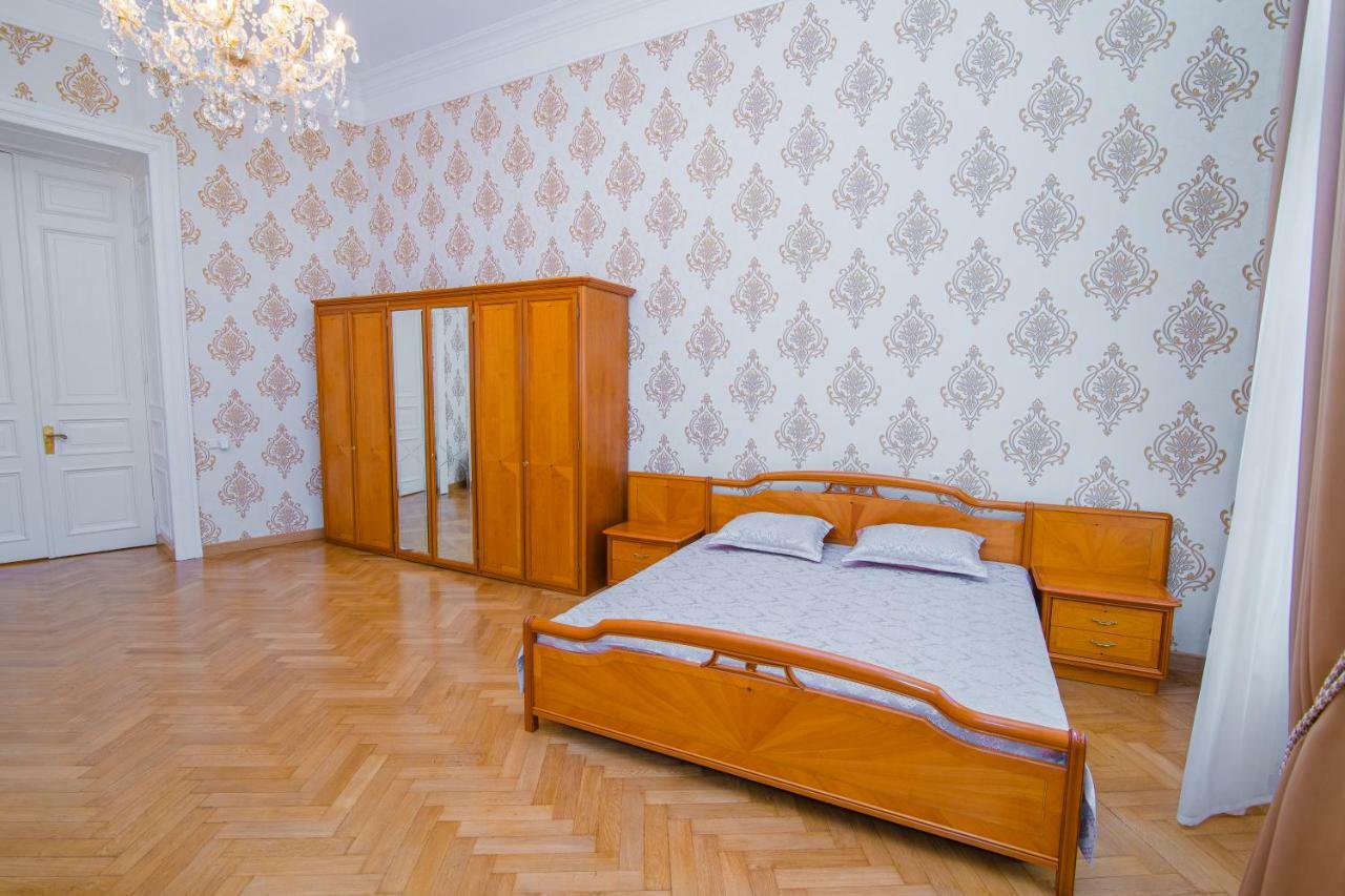 Solo Apartment In City Center Tbilissi Extérieur photo